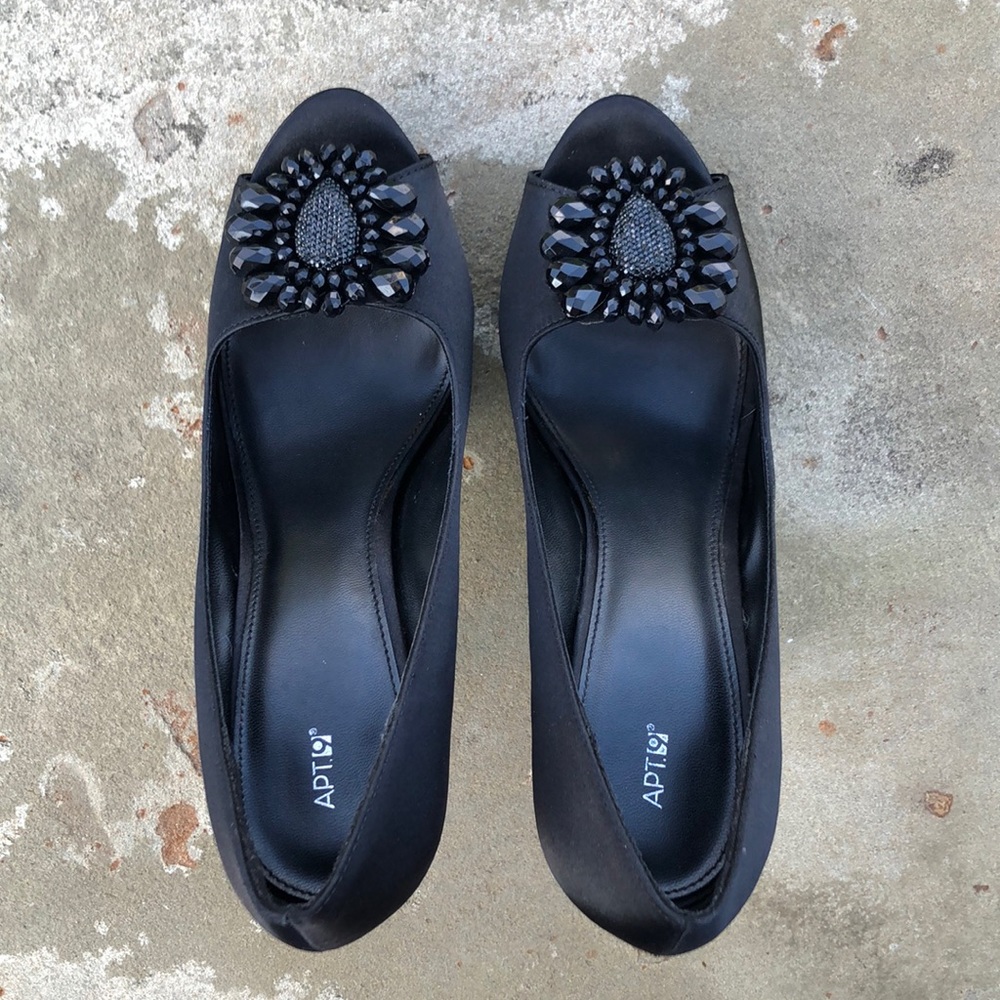 Apt. 9 Black Pumps